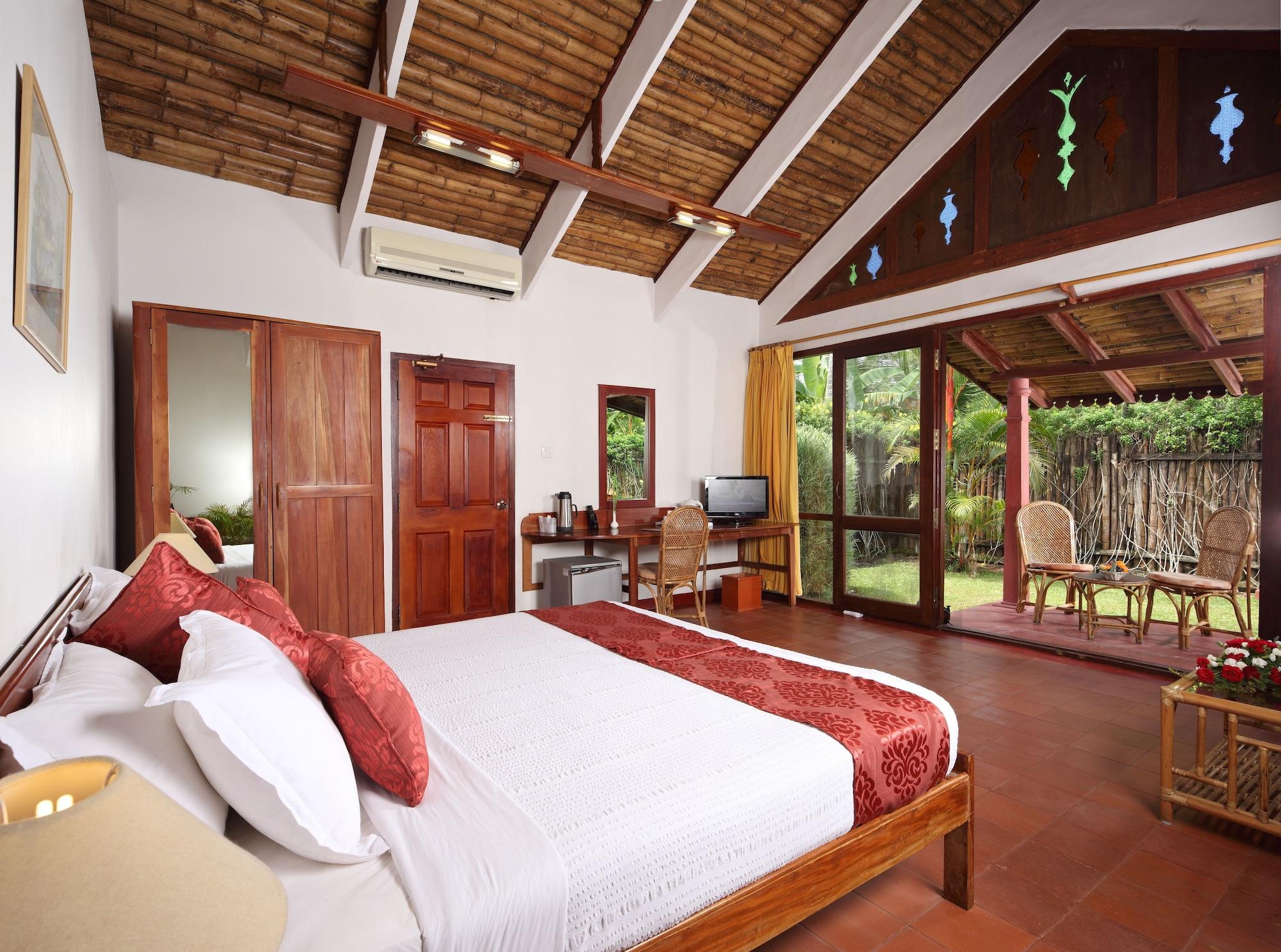 อาบัด วิสเพอริ่ง ปาล์มส์ คุมาราคม Hotel ภายนอก รูปภาพ
