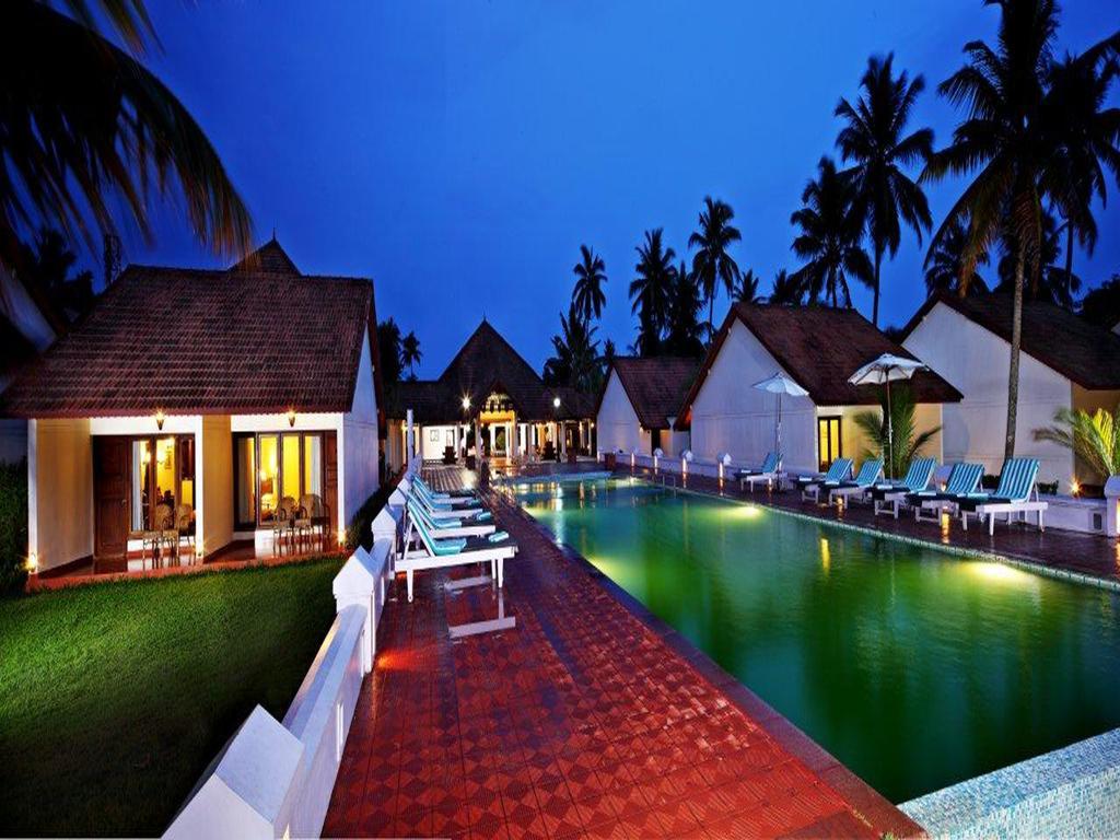 อาบัด วิสเพอริ่ง ปาล์มส์ คุมาราคม Hotel ภายนอก รูปภาพ