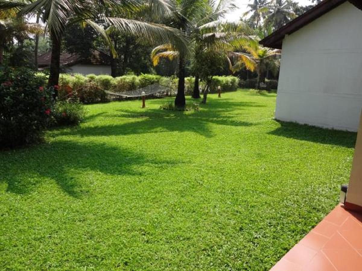 อาบัด วิสเพอริ่ง ปาล์มส์ คุมาราคม Hotel ภายนอก รูปภาพ